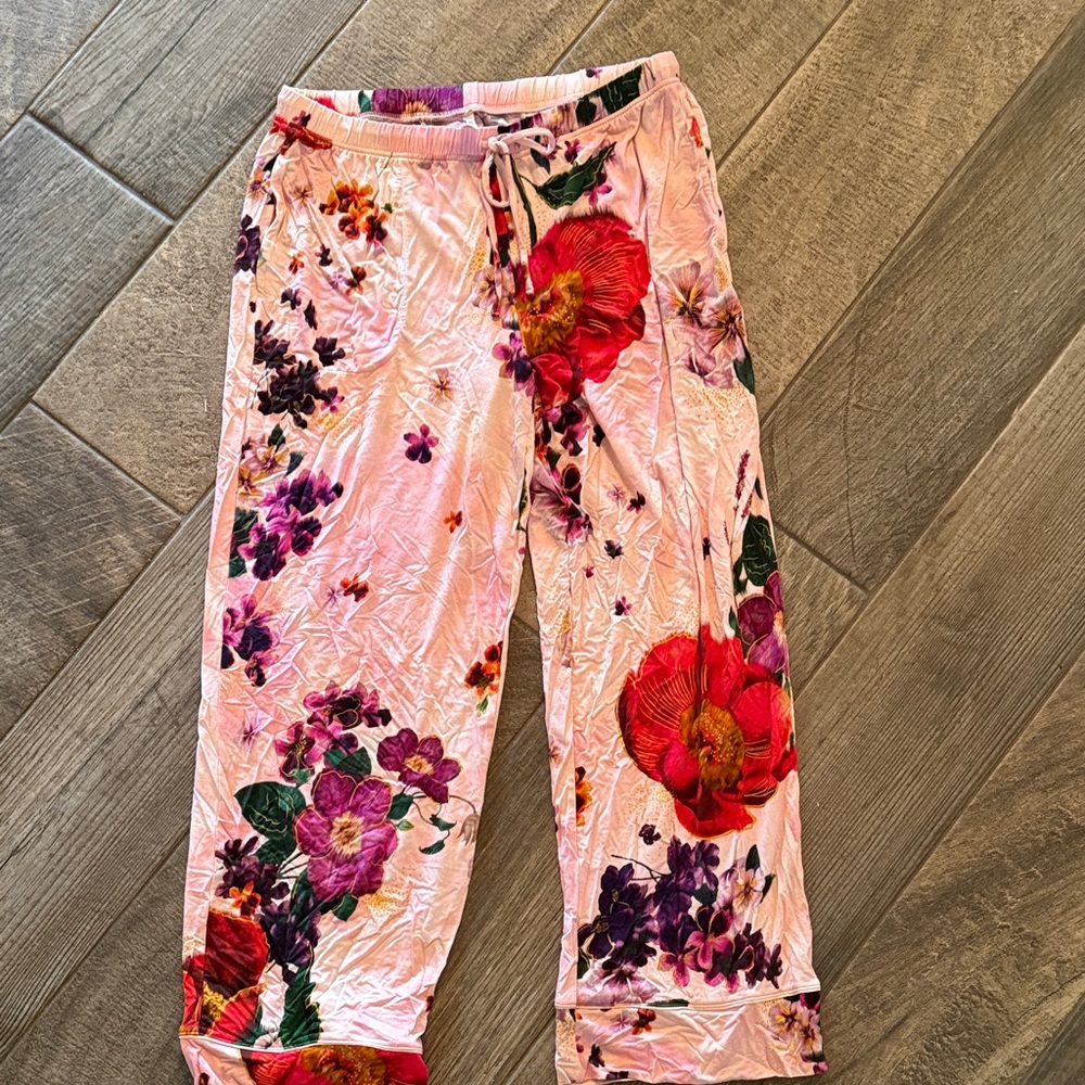 Soma Floral Women’s Pajama Bottoms in Pink and Red